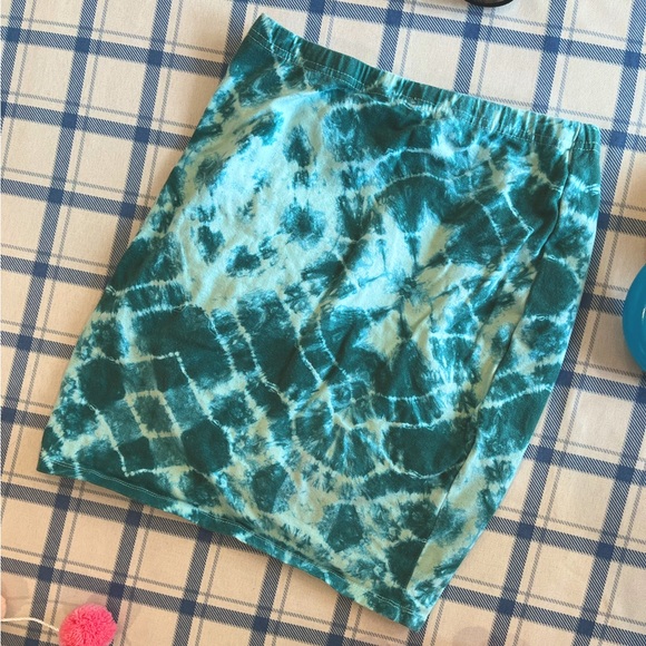 Charlotte Russe Mini Teal Tie Dye Skirt - Picture 2 of 3
